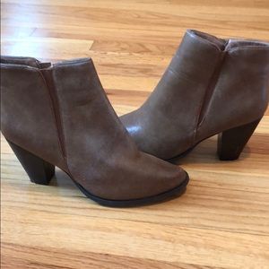 Brown booties w heel